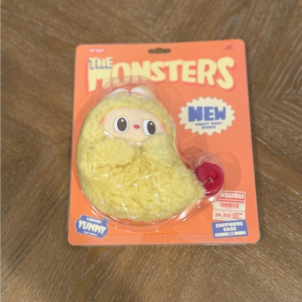 POP MART Labubu Yummy Earphone Case – The Monsters Series (New on Card)